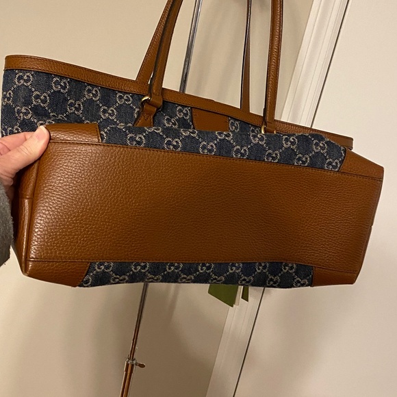 Gucci Tote Bag - Picture 9 of 16